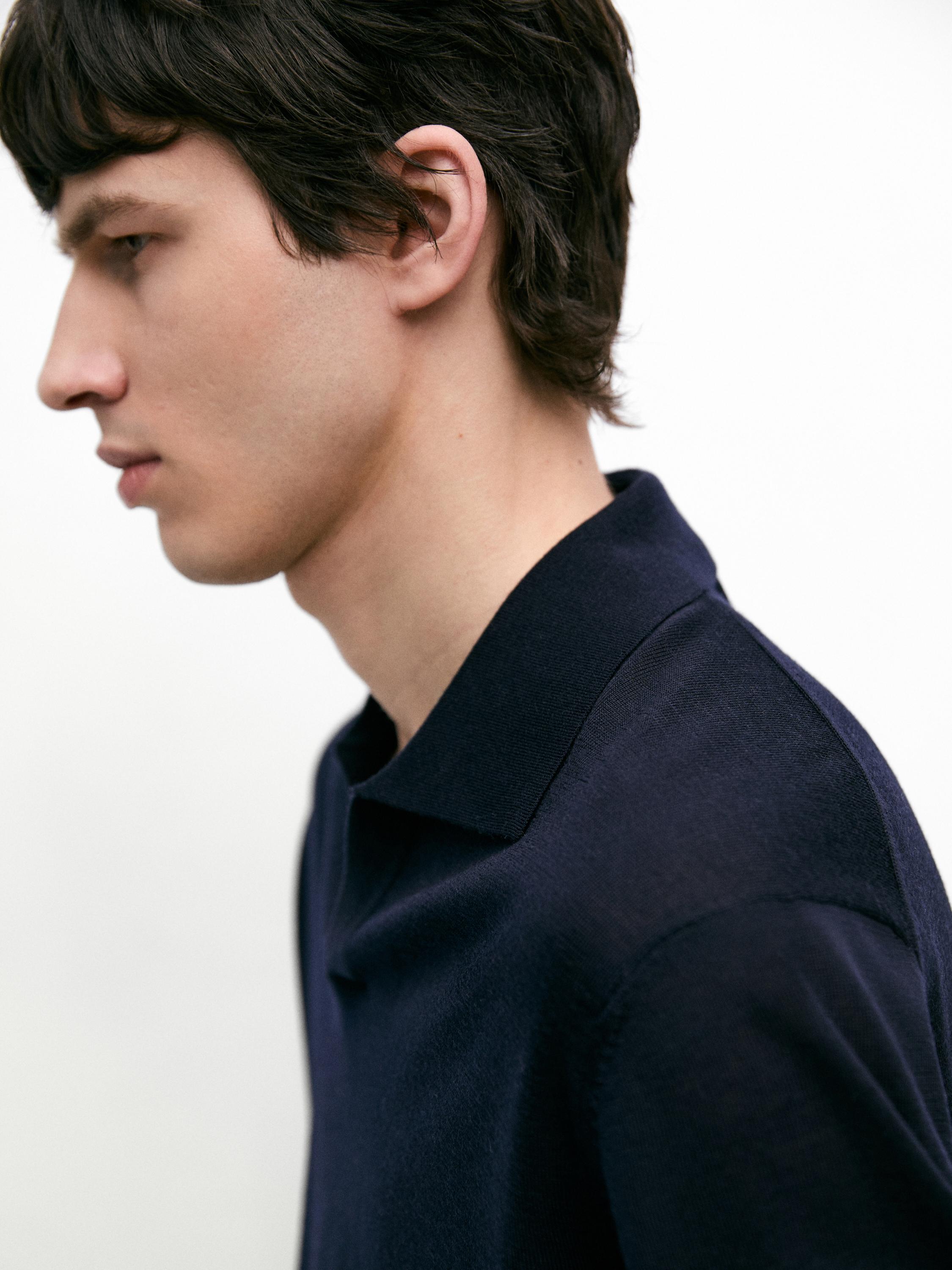 Polo en maille à col V